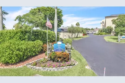 4719 SE 17th Pl #105, Cape Coral, FL 33904 - Photo 3