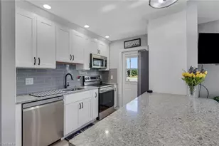 46 Laconia Ct, Fort Myers, FL 33919 - Photo 3