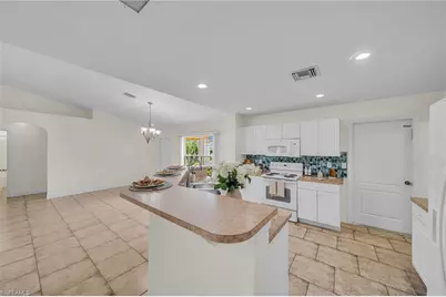 2724 SW 2nd Ave, Cape Coral, FL 33914 - Photo 11