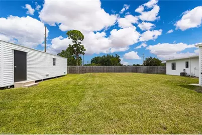 1201 Orange Ave, North Fort Myers, FL 33903 - Photo 23