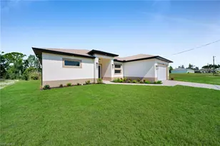 3338 NE 9th Pl, Cape Coral, FL 33909 - Photo 3