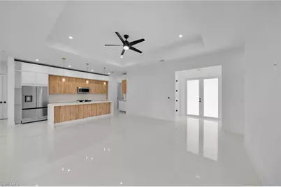 3338 NE 9th Pl, Cape Coral, FL 33909 - Photo 7