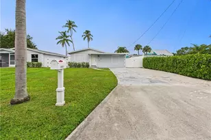 567 13th St N, Naples, FL 34102 - Photo 1