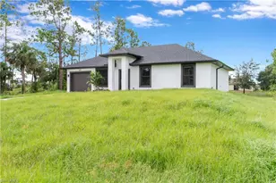 457 Woodman Dr, Lehigh Acres, FL 33972 - Photo 5