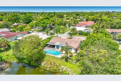 7511 42nd Dr NW, Coral Springs, FL 33065 - Photo 5