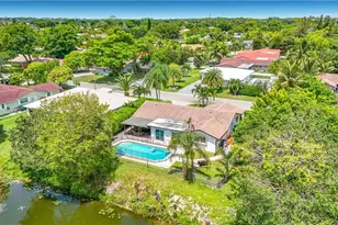 7511 42nd Dr NW, Coral Springs, FL 33065 - Photo 5