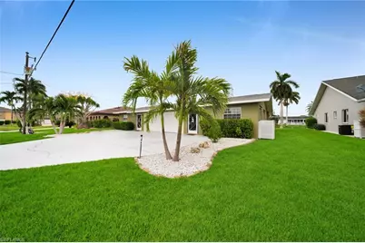 1207 SE 40th Ter, Cape Coral, FL 33904 - Photo 3