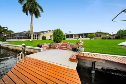 1207 SE 40th Ter, Cape Coral, FL 33904 - Photo 5