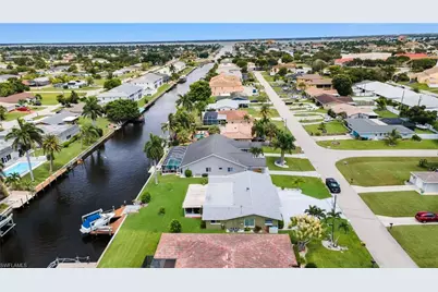 1207 SE 40th Ter, Cape Coral, FL 33904 - Photo 27