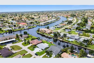 1207 SE 40th Ter, Cape Coral, FL 33904 - Photo 31