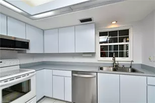 8524 Dominican Ct, Fort Myers, FL 33907 - Photo 11
