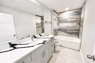 923 SE 14th St, Cape Coral, FL 33990 - Photo 5