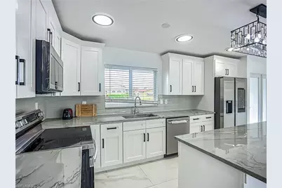 1428 Vendome Ct, Cape Coral, FL 33904 - Photo 9
