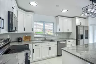 1428 Vendome Ct, Cape Coral, FL 33904 - Photo 9
