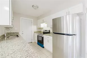 1245 SE 8th St, Cape Coral, FL 33990 - Photo 9