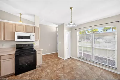 903 SE 5th Ave, Cape Coral, FL 33990 - Photo 9