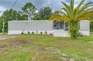 8352 Barbie Ln, North Fort Myers, FL 33917 - Photo 5