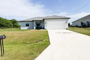 8041 Sherwood Cir, Labelle, FL 33935 - Photo 1