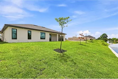 307 NE 15th St, Cape Coral, FL 33909 - Photo 31