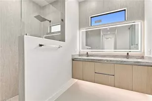 307 NE 15th St, Cape Coral, FL 33909 - Photo 15