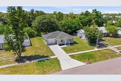 899 Ridgeway Dr, North Fort Myers, FL 33903 - Photo 5