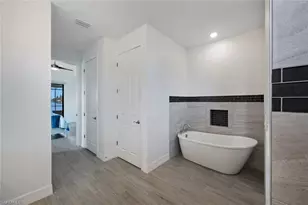 1613 NW 42nd Pl, Cape Coral, FL 33993 - Photo 27