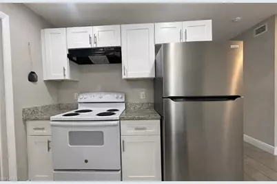 917 Freemont St, Fort Myers, FL 33916 - Photo 5