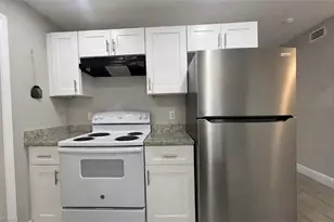 917 Freemont St, Fort Myers, FL 33916 - Photo 5