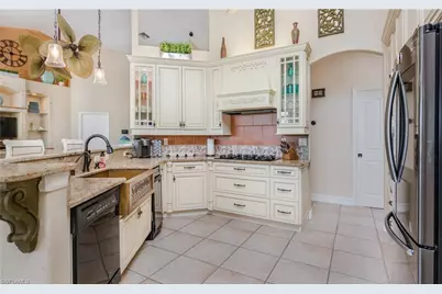 2317 SW 43rd Ln, Cape Coral, FL 33914 - Photo 3