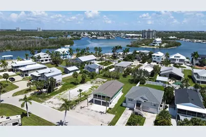 915 North St, Fort Myers Beach, FL 33931 - Photo 39