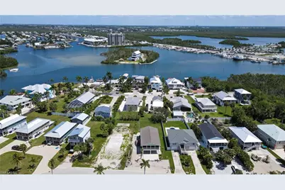 915 North St, Fort Myers Beach, FL 33931 - Photo 37