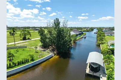 2022 NW 32nd Pl, Cape Coral, FL 33993 - Photo 9
