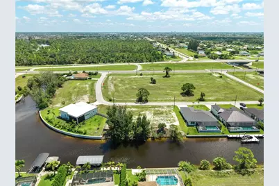 2022 NW 32nd Pl, Cape Coral, FL 33993 - Photo 11