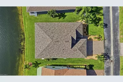 8631 Lakefront Ct, Punta Gorda, FL 33950 - Photo 27