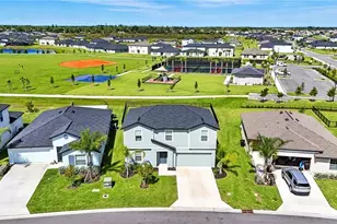 17765 Paradiso Wy, North Fort Myers, FL 33917 - Photo 3