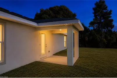 313 Laurel Ave, Lehigh Acres, FL 33974 - Photo 15