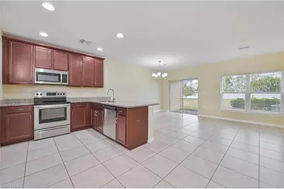 3739 Crofton Ct, Fort Myers, FL 33916 - Photo 3