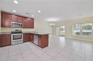 3739 Crofton Court, Fort Myers, FL 33916 - Photo 3