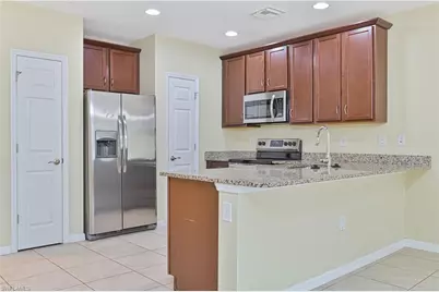 3739 Crofton Ct, Fort Myers, FL 33916 - Photo 5