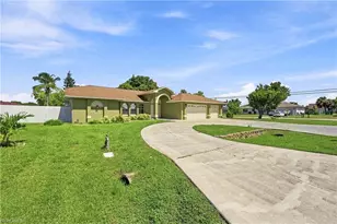 1239 SE 23rd Ave, Cape Coral, FL 33990 - Photo 3
