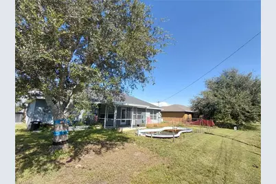 2013 NE 13th Pl, Cape Coral, FL 33909 - Photo 25