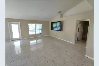 2013 NE 13th Pl, Cape Coral, FL 33909 - Photo 7