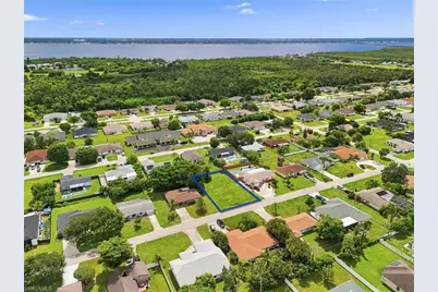 1221 SE 23rd Ave, Cape Coral, FL 33990 - Photo 13