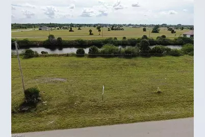 4102 NW 39th Ln, Cape Coral, FL 33993 - Photo 3