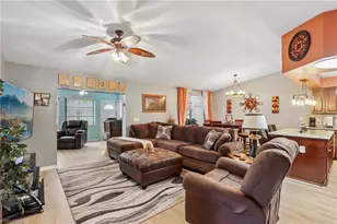 19906 Lake Vista Cir, Lehigh Acres, FL 33936 - Photo 5