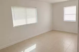3516 E Riverside Dr, Fort Myers, FL 33916 - Photo 5