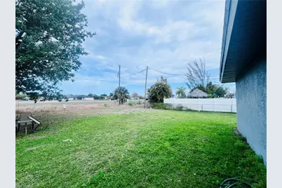 1906 SW 15th Pl, Cape Coral, FL 33991 - Photo 37