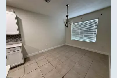 635 NE 6th Pl, Cape Coral, FL 33909 - Photo 5