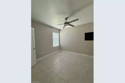 635 NE 6th Pl, Cape Coral, FL 33909 - Photo 9
