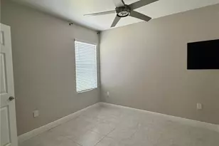 635 NE 6th Pl, Cape Coral, FL 33909 - Photo 9